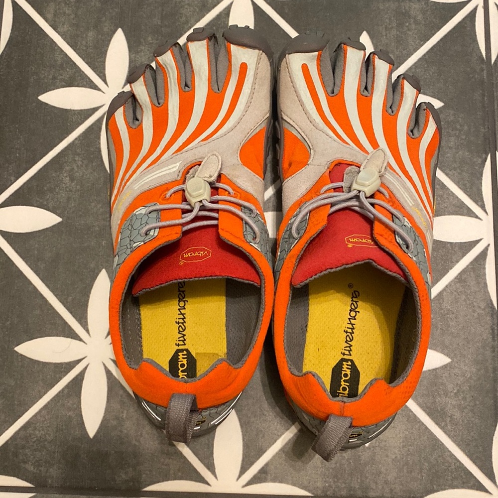 Vibram Fivefingers shoes size 39